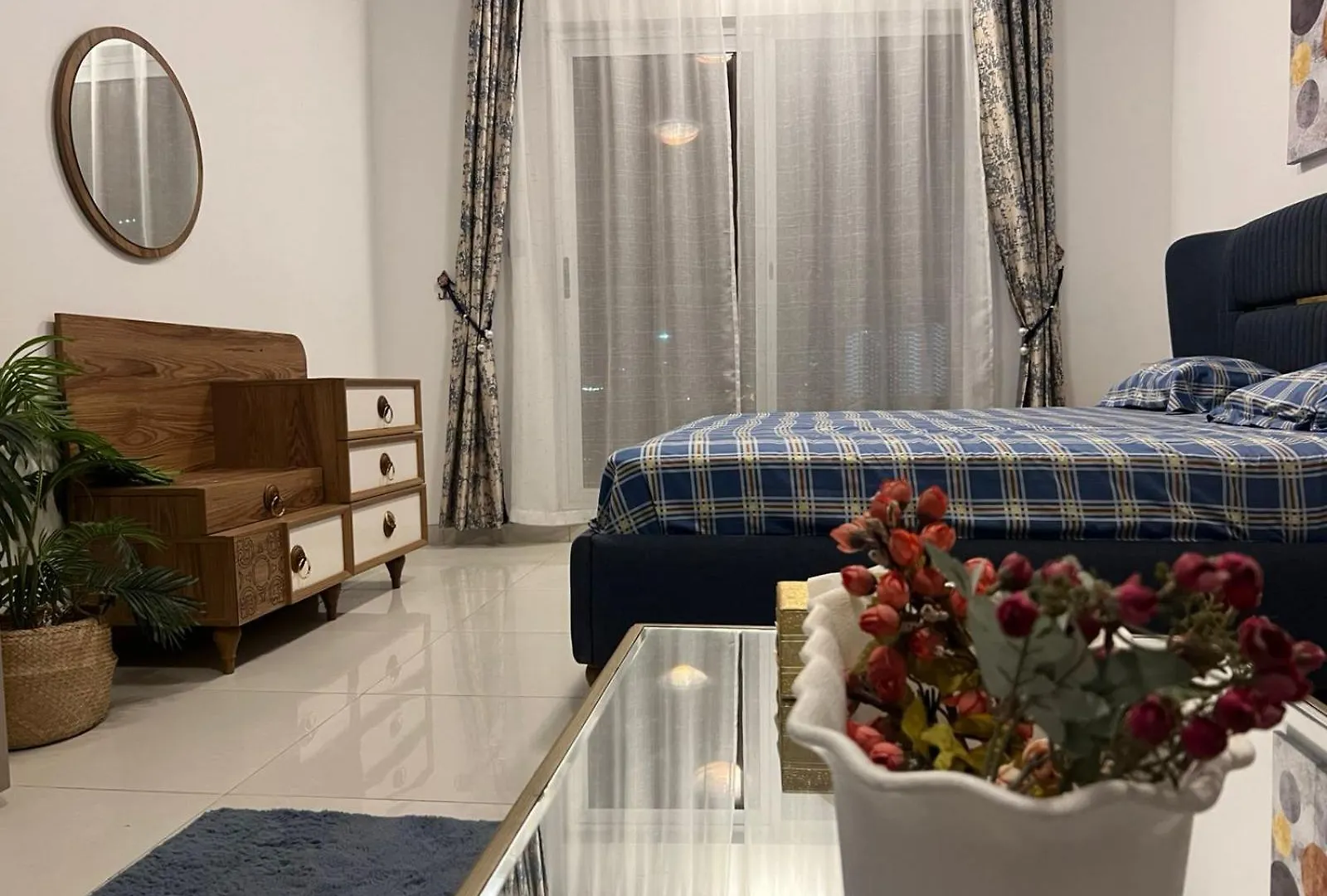 Luxury Room In Front Of Hotel Five Dubai United Arab Emirates